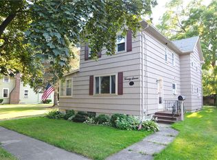 27 Boughton Ave, Pittsford, NY 14534