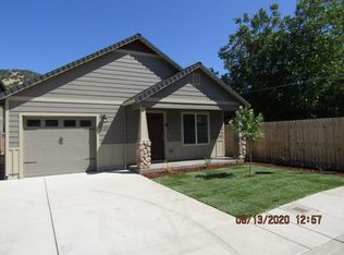 133 Rivers Edge Ct, Gold Hill, OR 97525