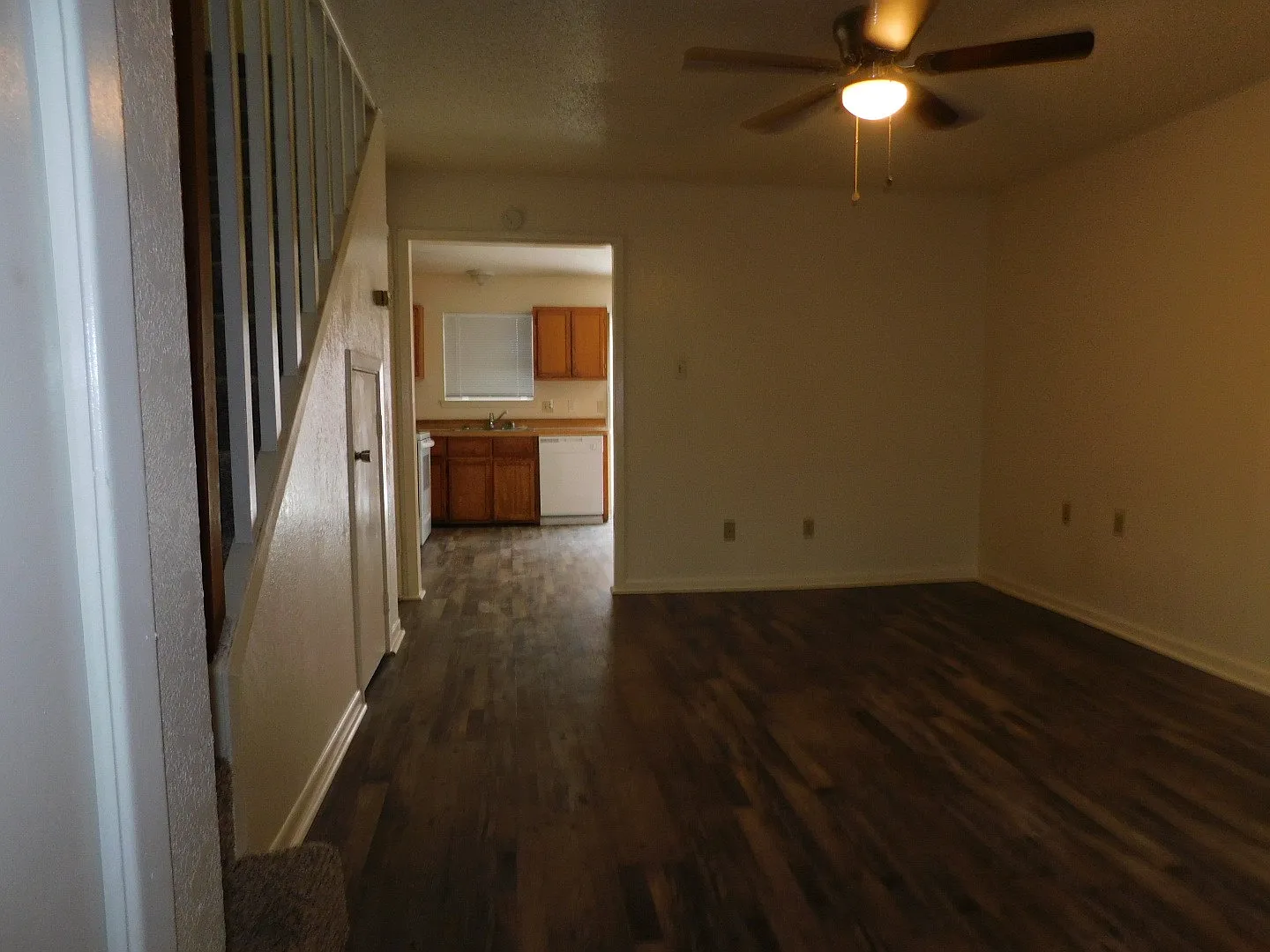 2 bed, 1.5 bath, 872 sqft, $1,050 — Photo 1