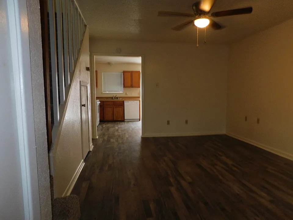 1805 Mayo St #2