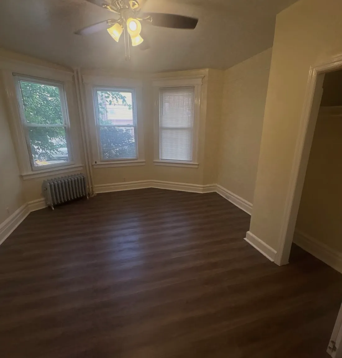 3 bed, $2,050 — Photo 4