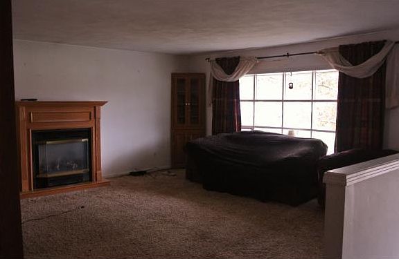 2nd image of 1425 Livingston Pl