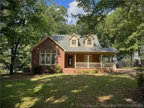 221 Acorn Dr, Sanford, NC 27330