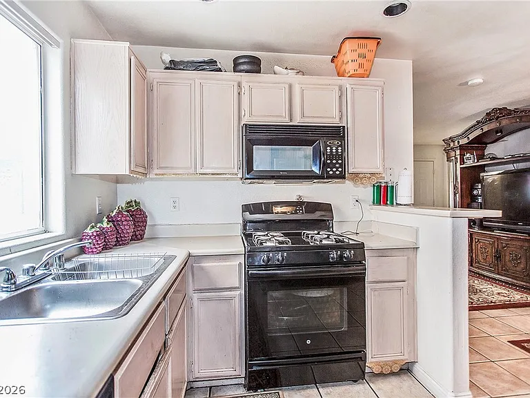 5237 Steinbrenner Ln — Photo 9