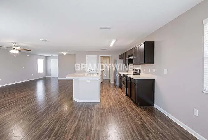 1832 James Madison Ct — Photo 6