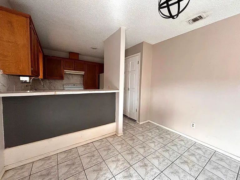 2210 W Elisa Ln — Photo 52