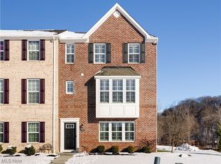 1636 S Eckert Ln, Akron, OH 44313