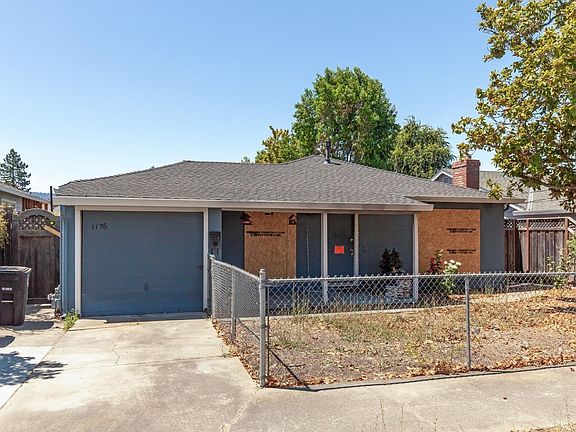 4th image of 1176 Ruby St
