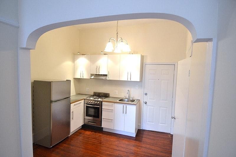 2nd image of 326 S 16th St APT 2F