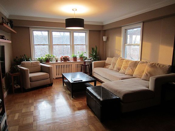 2nd image of 415 Claremont Ave #C004g-47