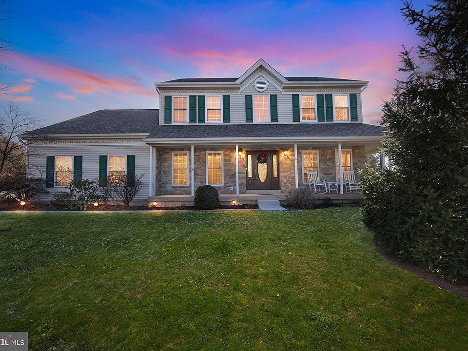 1st image of 110 Persimmon Dr