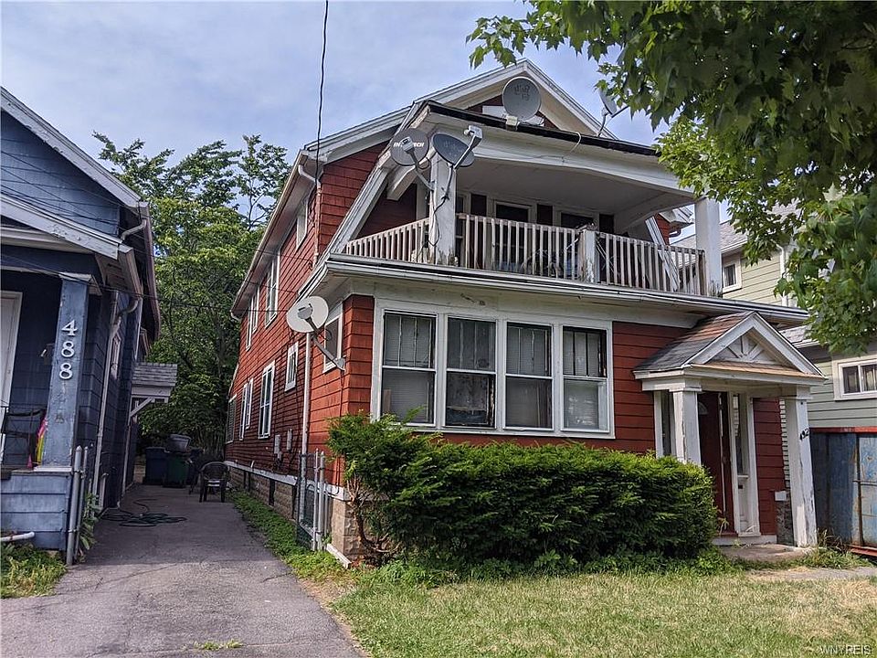 1st image of 492 Winspear Ave