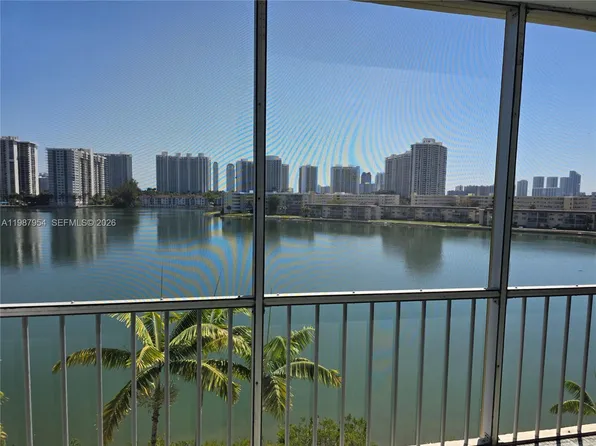 2861 Leonard Dr, Aventura, FL