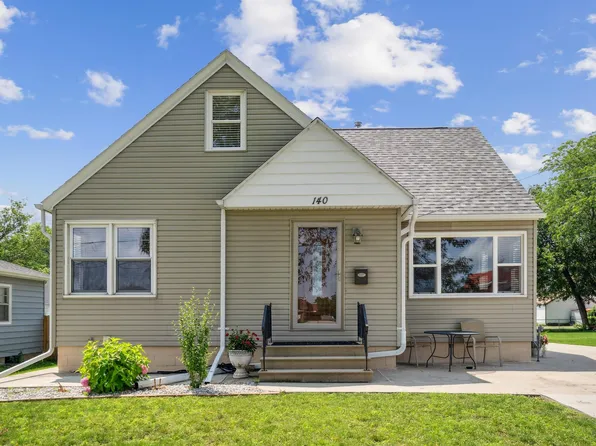 140 Bourland Ave, Waterloo, IA 50702