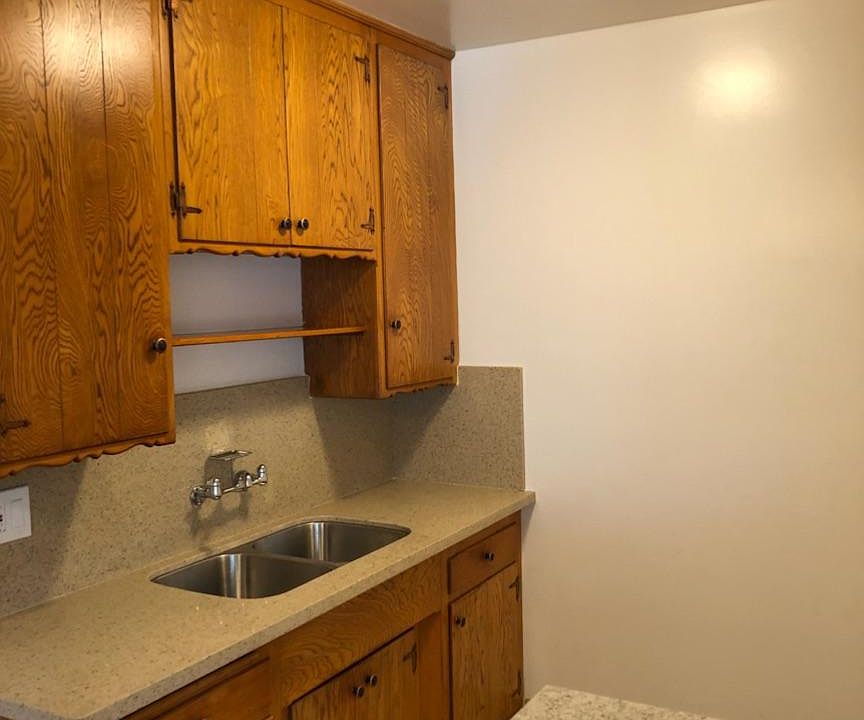 1st image of 221 S Jackson St APT 8