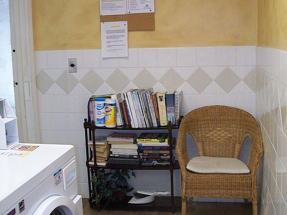 Laundry room Seating Area