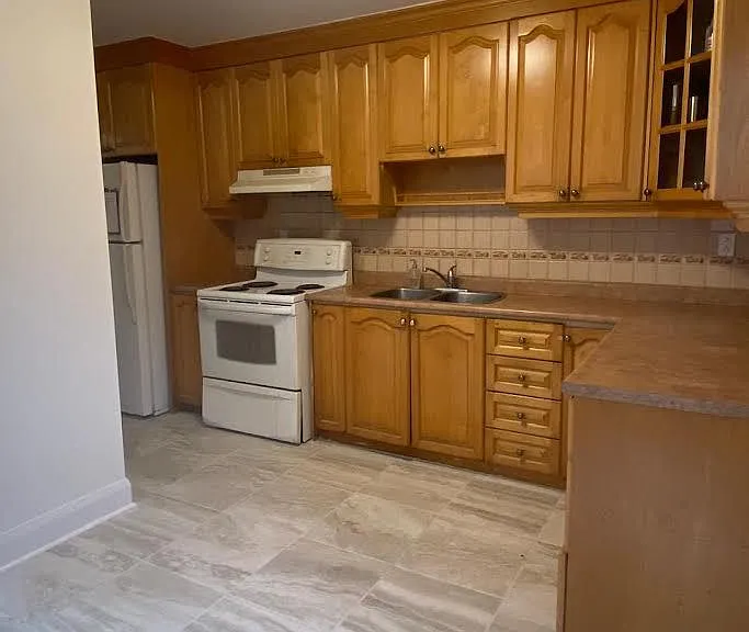 37 Gillespie Ave #MAIN FLOOR — Photo 8