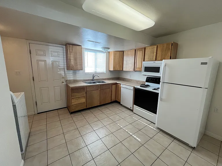 1011 N 235th St W #1011 — Photo 1