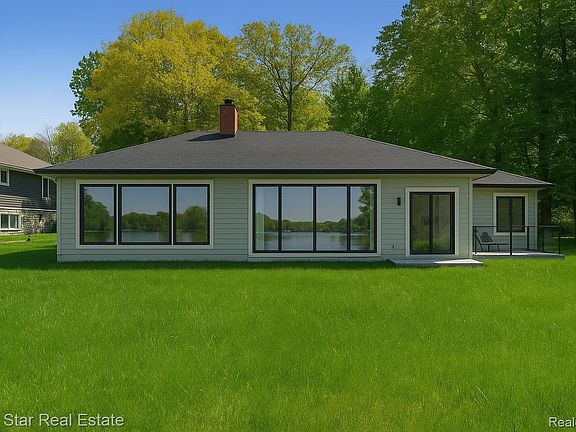 5th image of 3162 Crescent Beach Rd