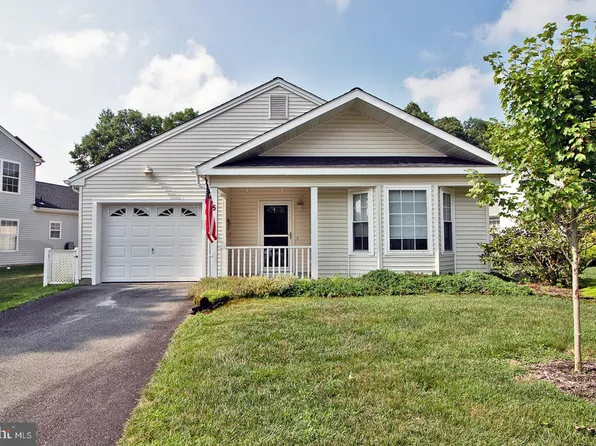 5 Ivy Ct, Barnegat, NJ 08005