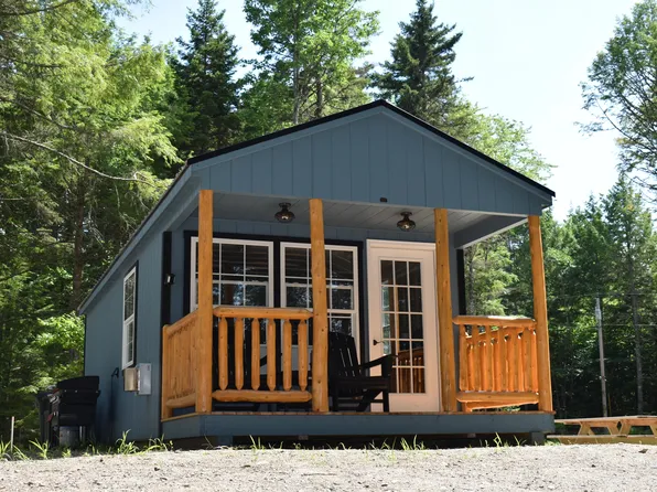 40 Trails End, Lincoln, ME 04457