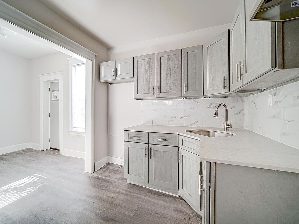 Kitchen includes stove and Fridge