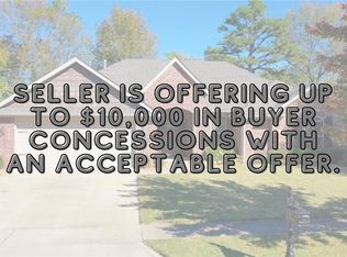 2588 W Vanike Dr, Fayetteville, AR 72704