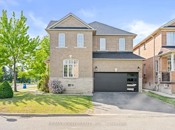 261 Mountainash Rd, Brampton, ON L6R 3M3
