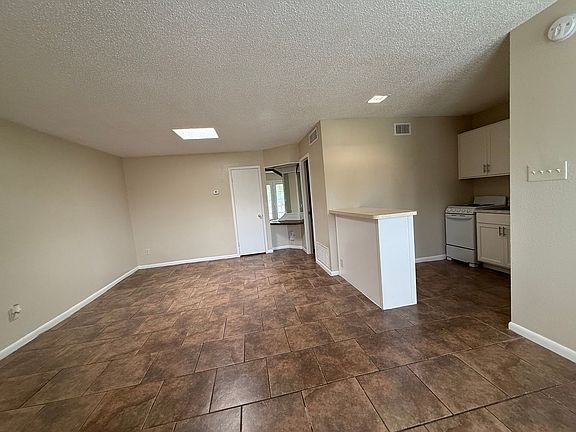 3rd image of 501 E Houston St #16