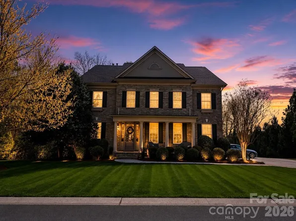 2301 Worthington Dr, Matthews, NC 28104