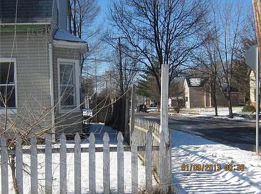 2nd image of 755 Blaine Ave