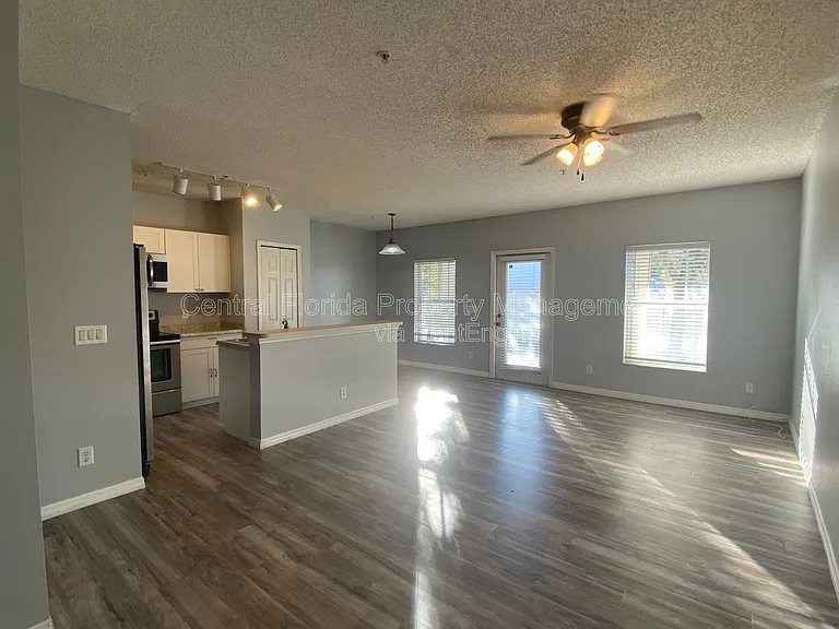 2076 Cypress Bay Blvd — Photo 6