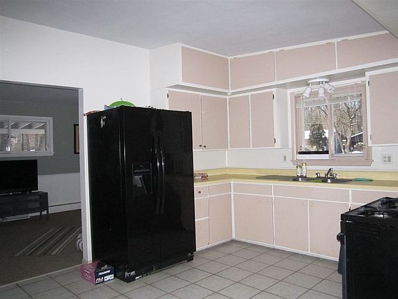 Kitchen with newer appliances