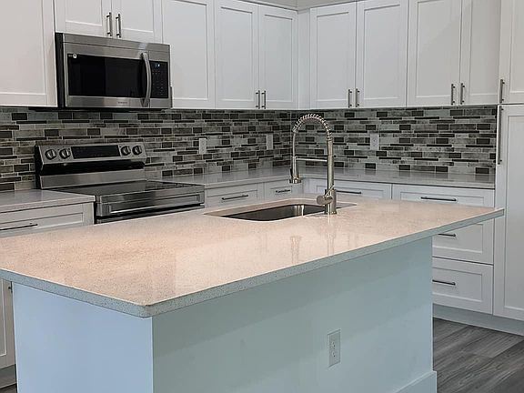 3rd image of 183 Karlow Ave S