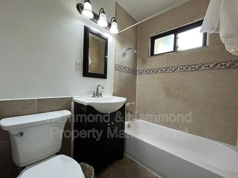 18003 Saticoy St — Photo 12