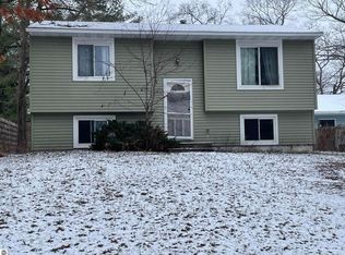 831 Grant St, Traverse City, MI 49686