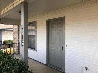 613 Gardenview Cir, Denton, TX 76207