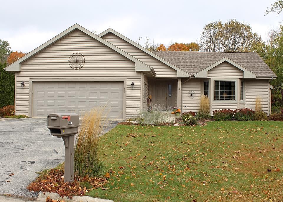 1st image of 604 W Spruce Dr