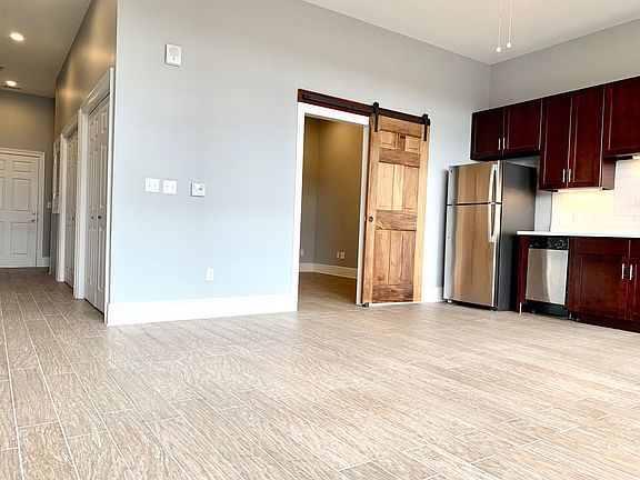 2nd image of 4525 Freret St Unit 203
