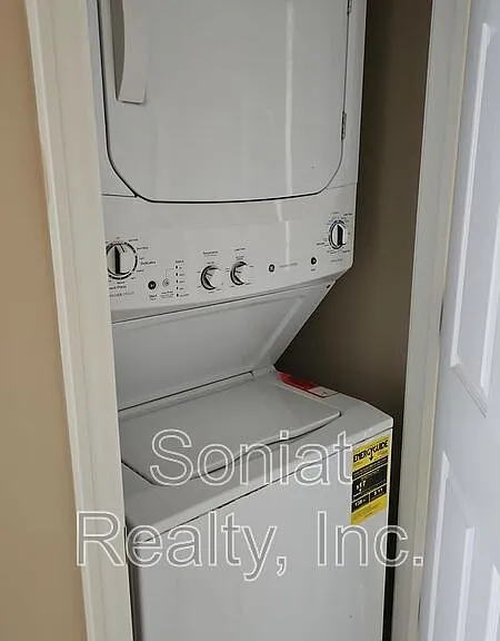 4235 Hollygrove St — Photo 9