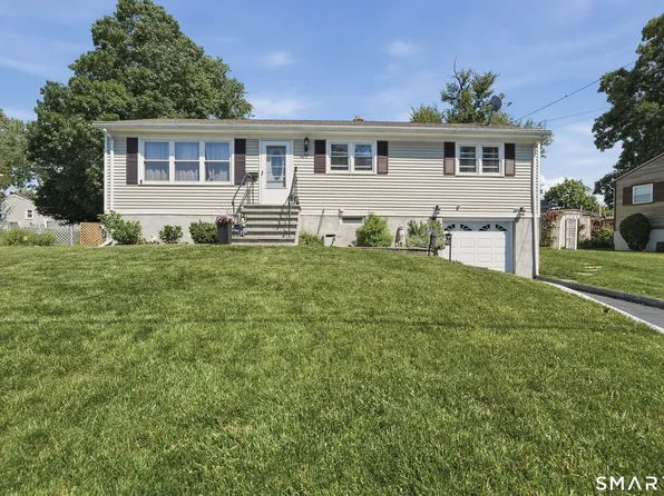 11 Gertrude Lane, West Haven, CT 06516