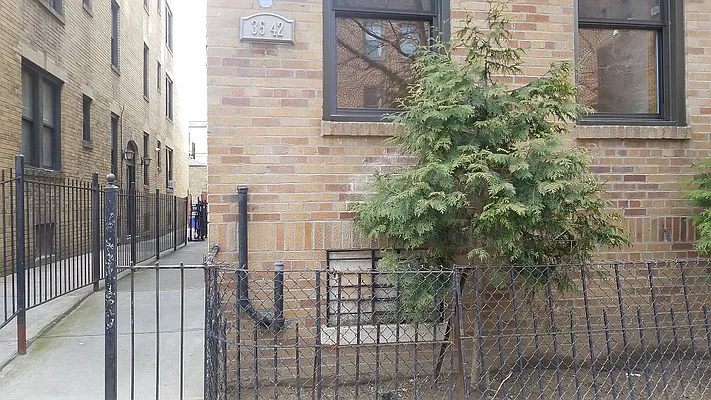 Rented by Akam Sales and Brokerage | media 15