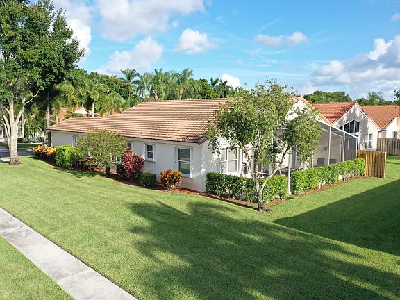 3rd image of 9773 Lemonwood Dr