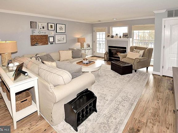 2nd image of 6940 Fairfax Dr Unit 304