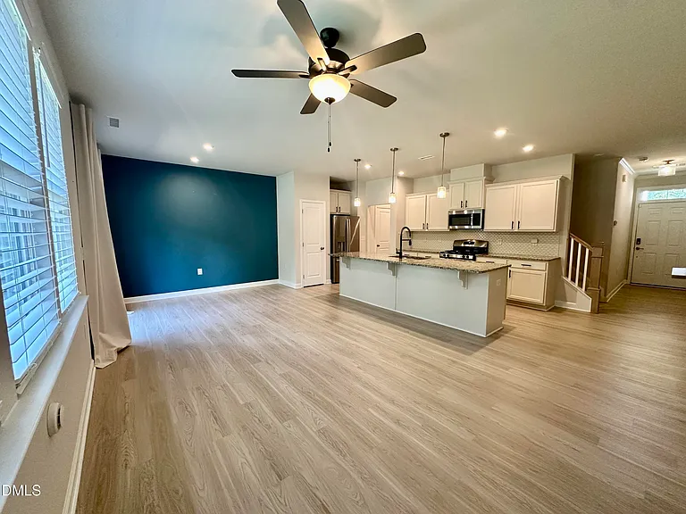 124 Orvis Dr — Photo 11