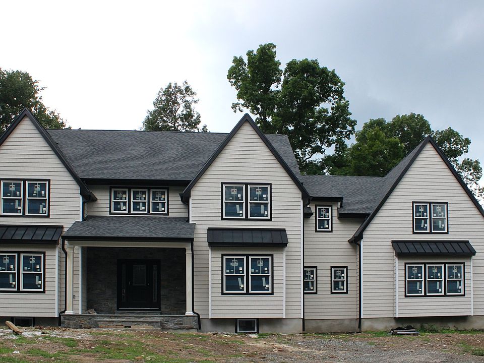 2nd image of 28 Ryerson Ave