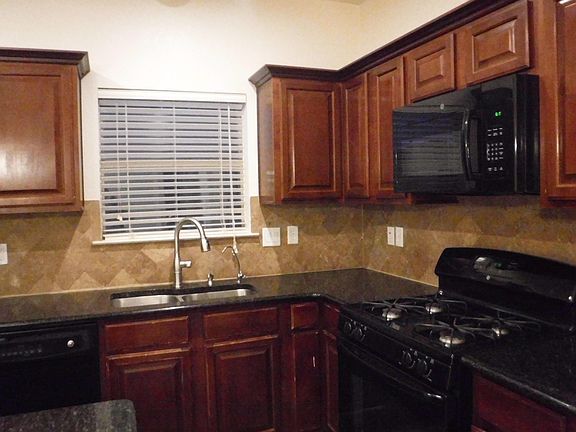 5th image of 382 Emerald Way St