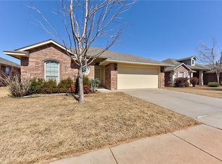 11609 SW 10th St, Yukon, OK 73099