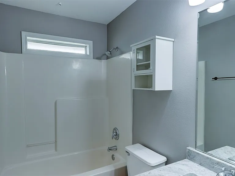 113 Karten Ln — Photo 25