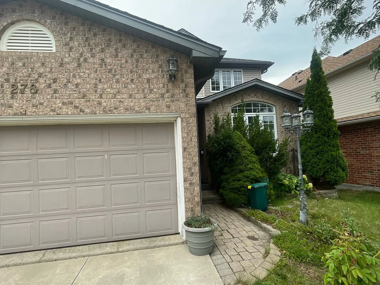 3 bed, 2.5 bath, 2200 sqft, $2,799 — Photo 1